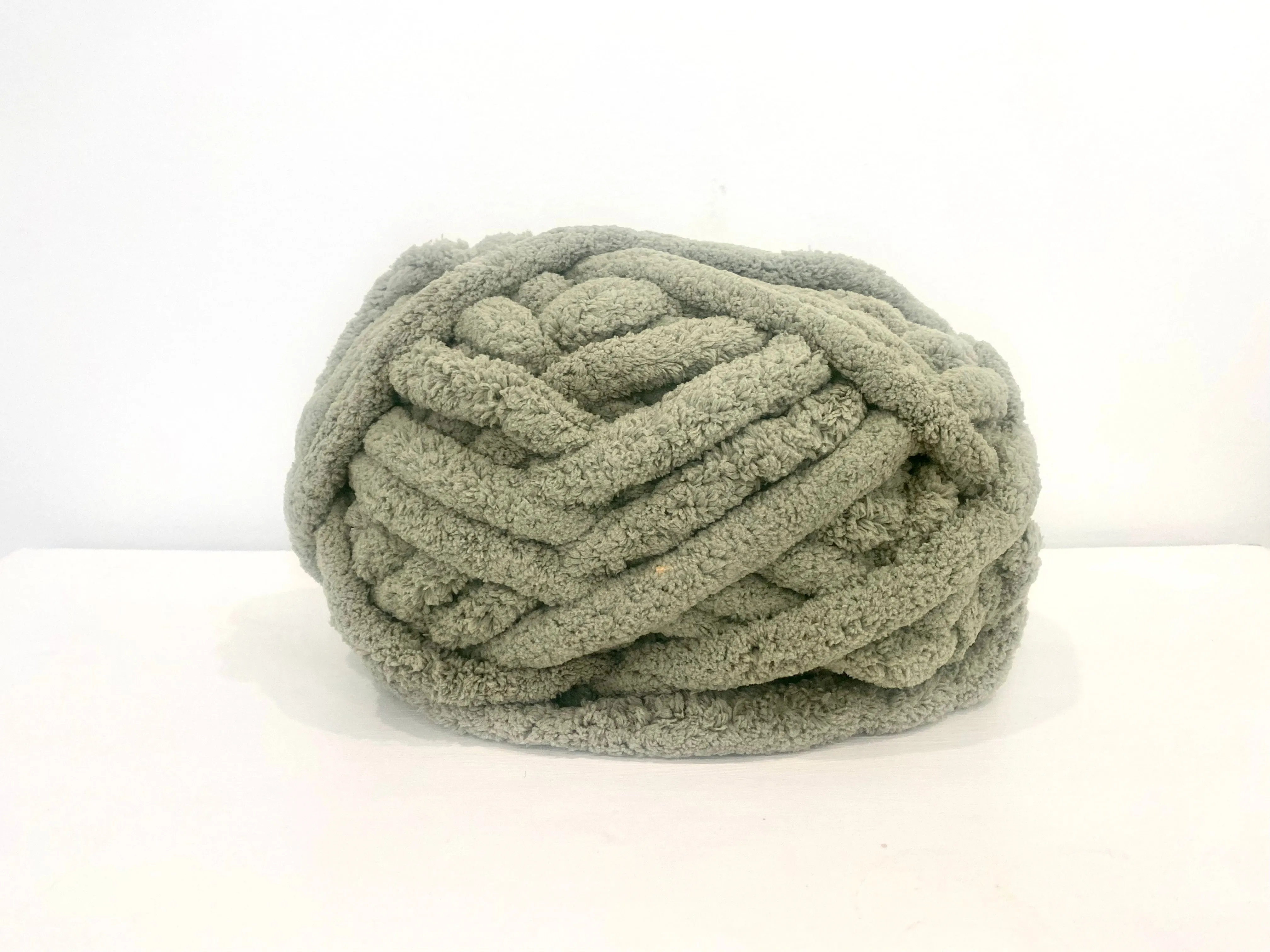 BeCozi Chunky Chenille Yarn