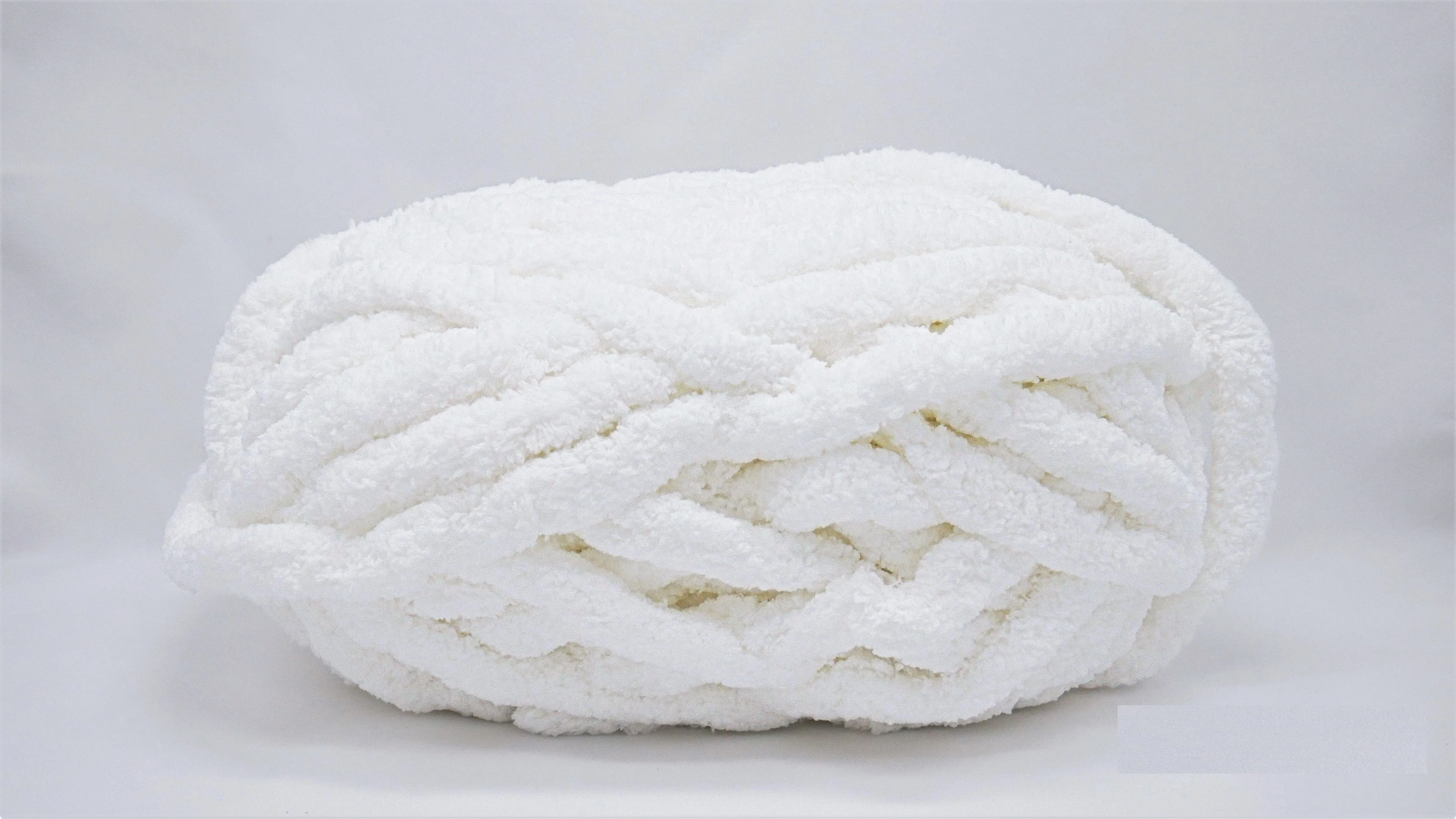 BeCozi Chunky Chenille Yarn