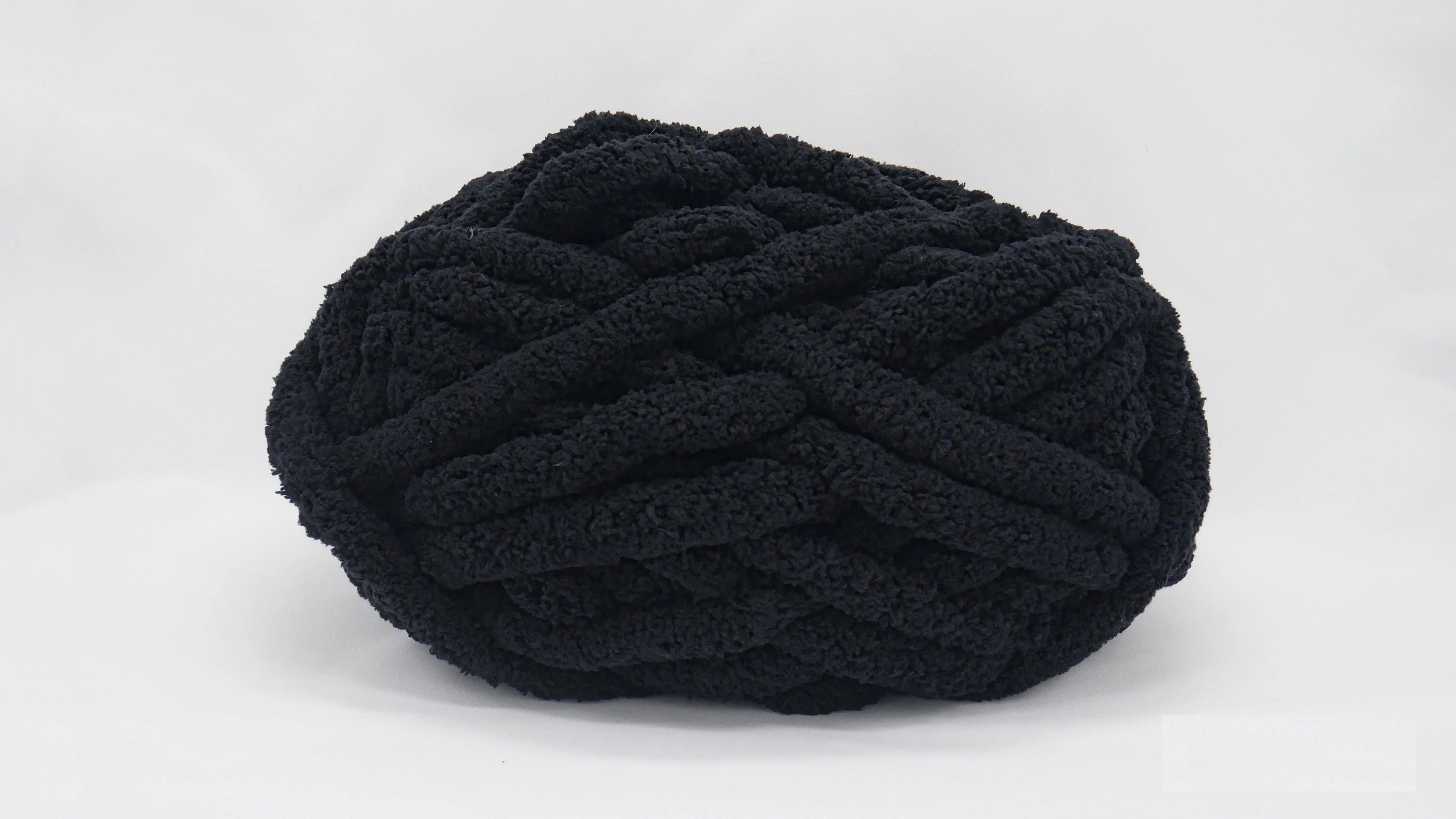 BeCozi Chunky Chenille Yarn